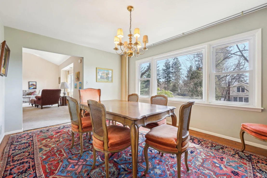 Photo of 37 Mohegan Lane