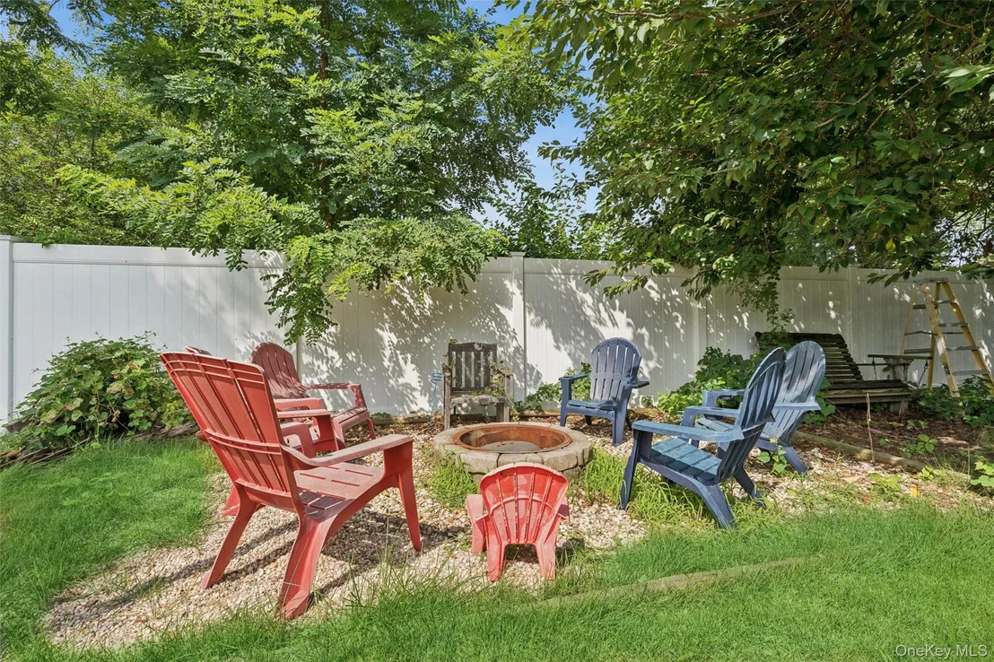 Photo of 52 Larry Road S