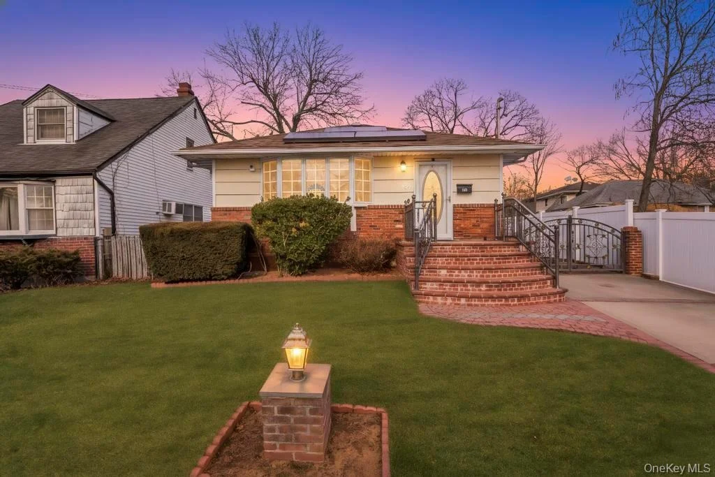 Photo of 488 Pershing Blvd