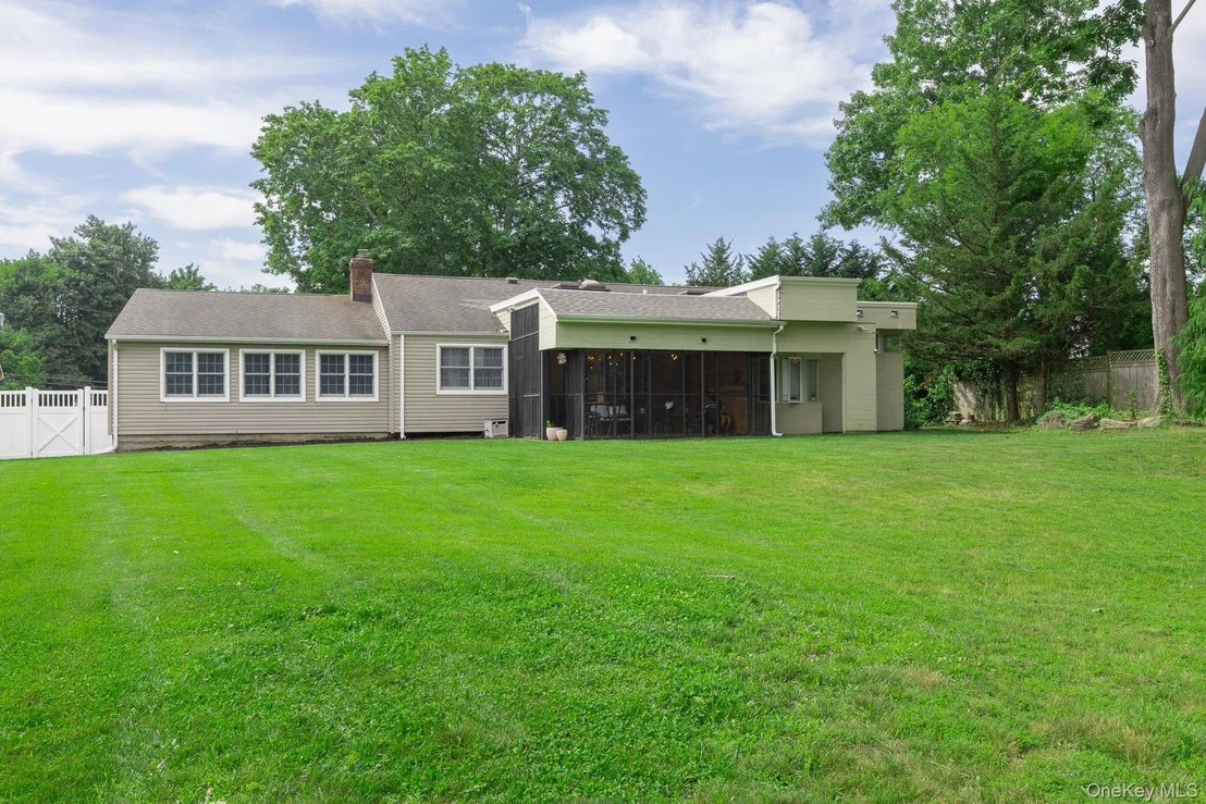 Photo of 48 William Penn Drive