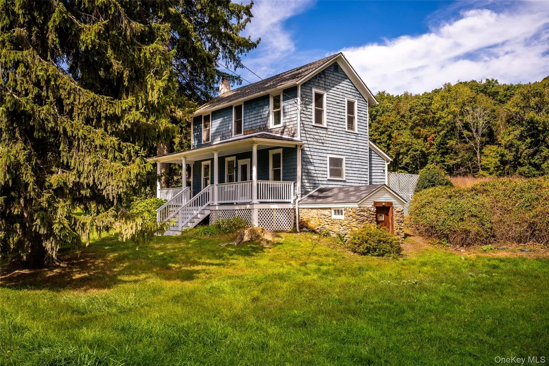 Photo of 672 Tower Hill Road