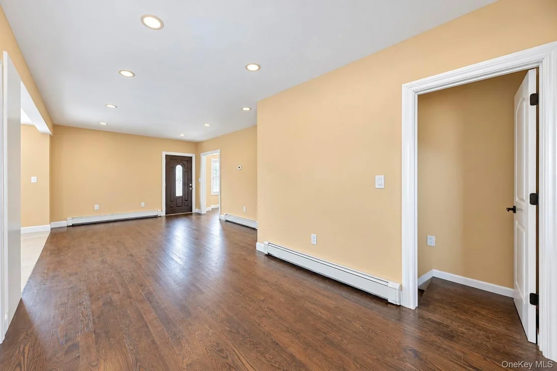 Photo of 236 Plainview Road