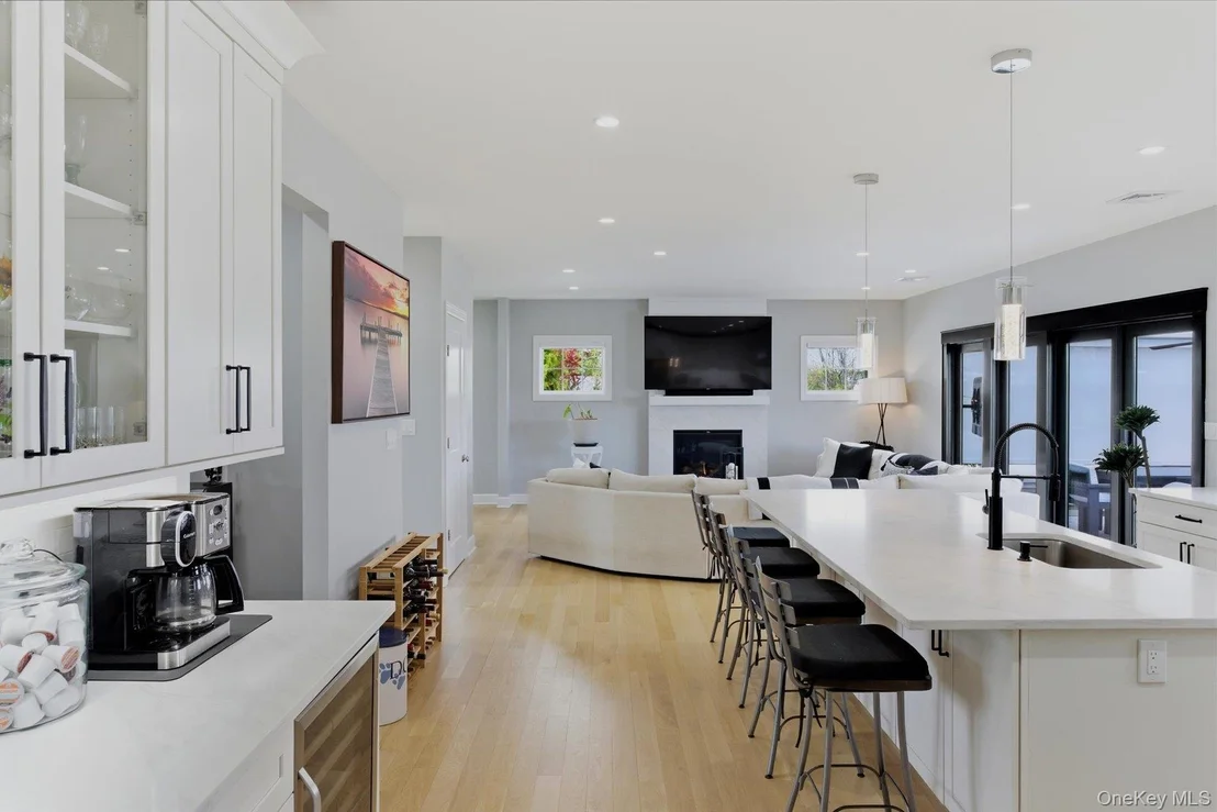 Photo of 240 Clocks Boulevard