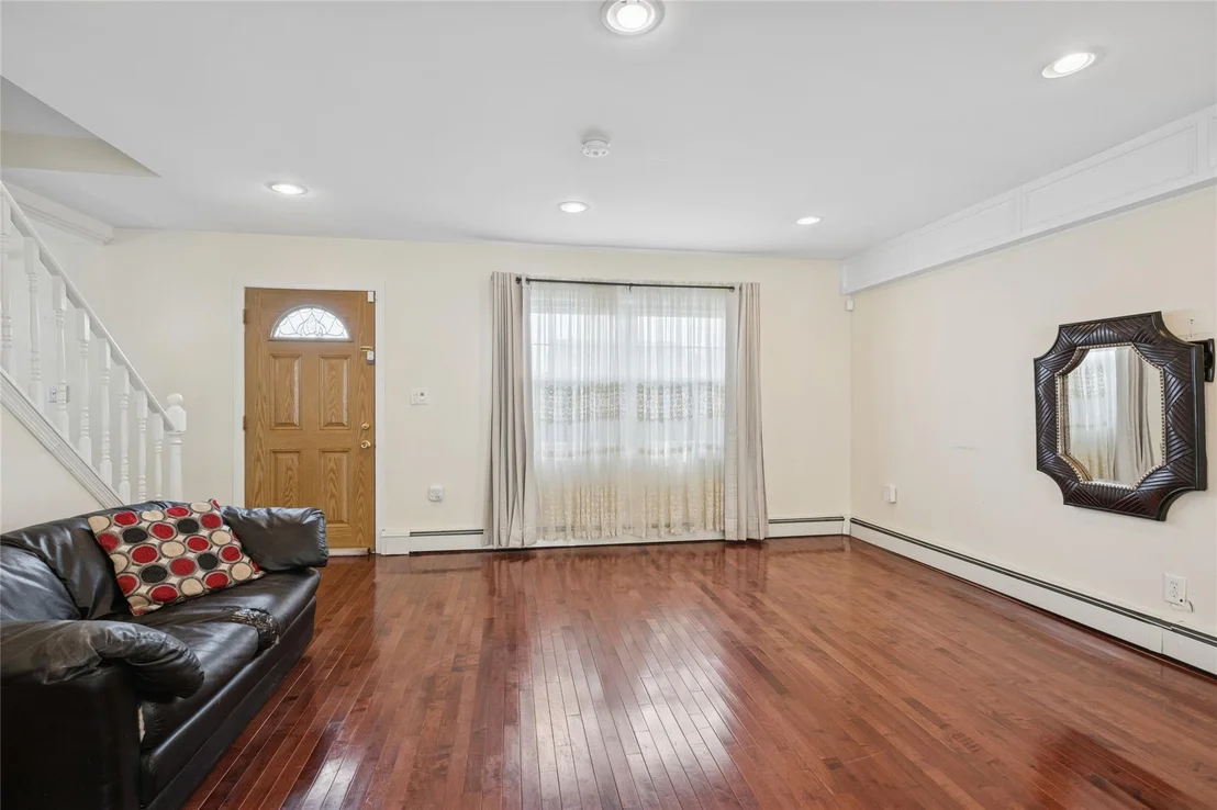 Photo of 108 Barnyard Lane