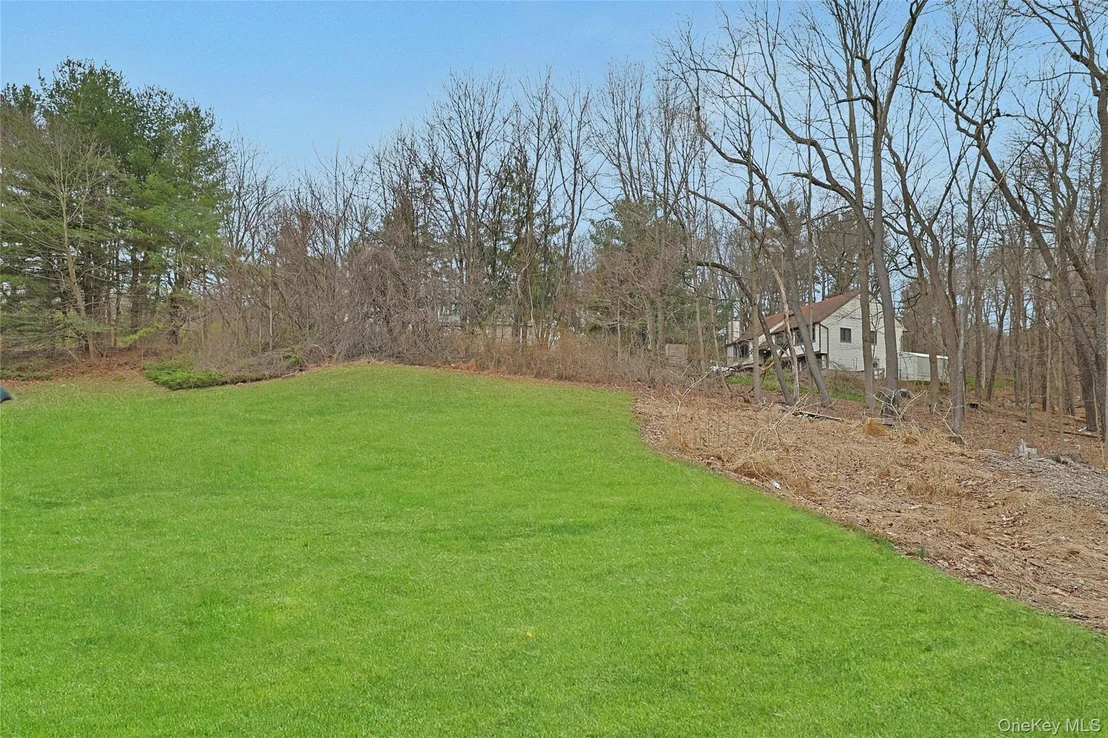 Photo of 381 Route 32
