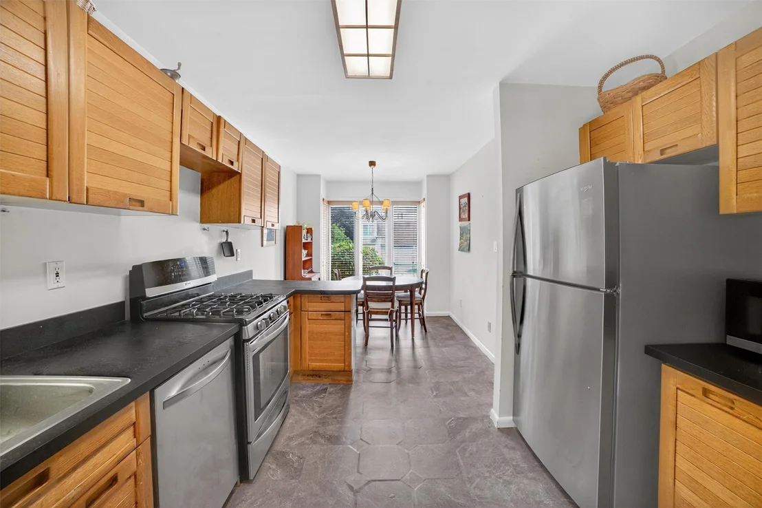 Photo of 32 Spring Pond Drive