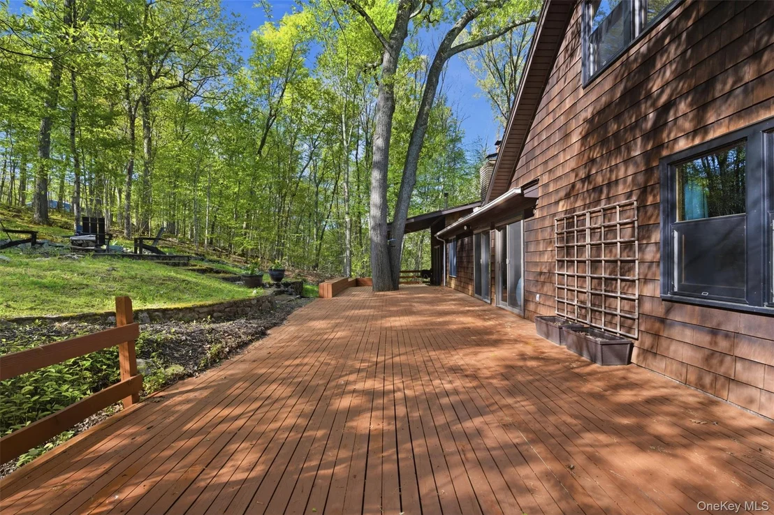 Photo of 8 Upper Shad Road
