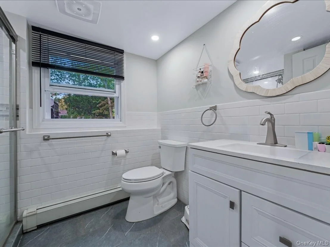 Photo of 33 Winside Lane