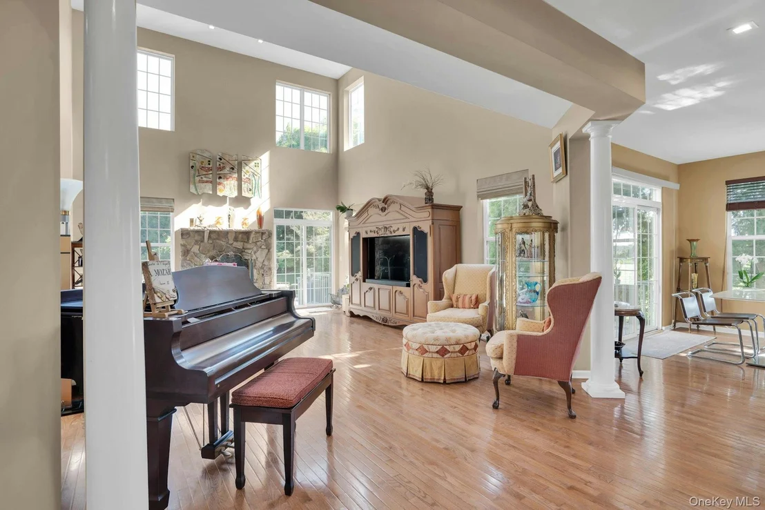 Photo of 420 Stonecrop Road