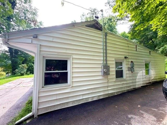 Photo of 5093 Route 9W