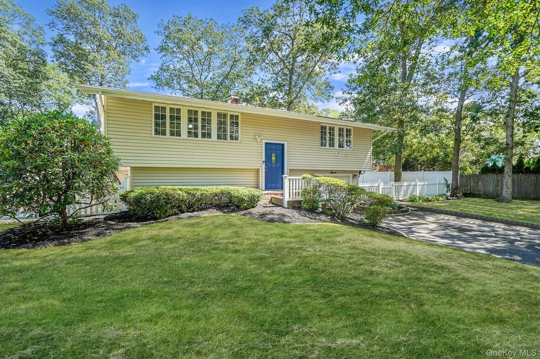 Photo of 7 Deepdale Drive