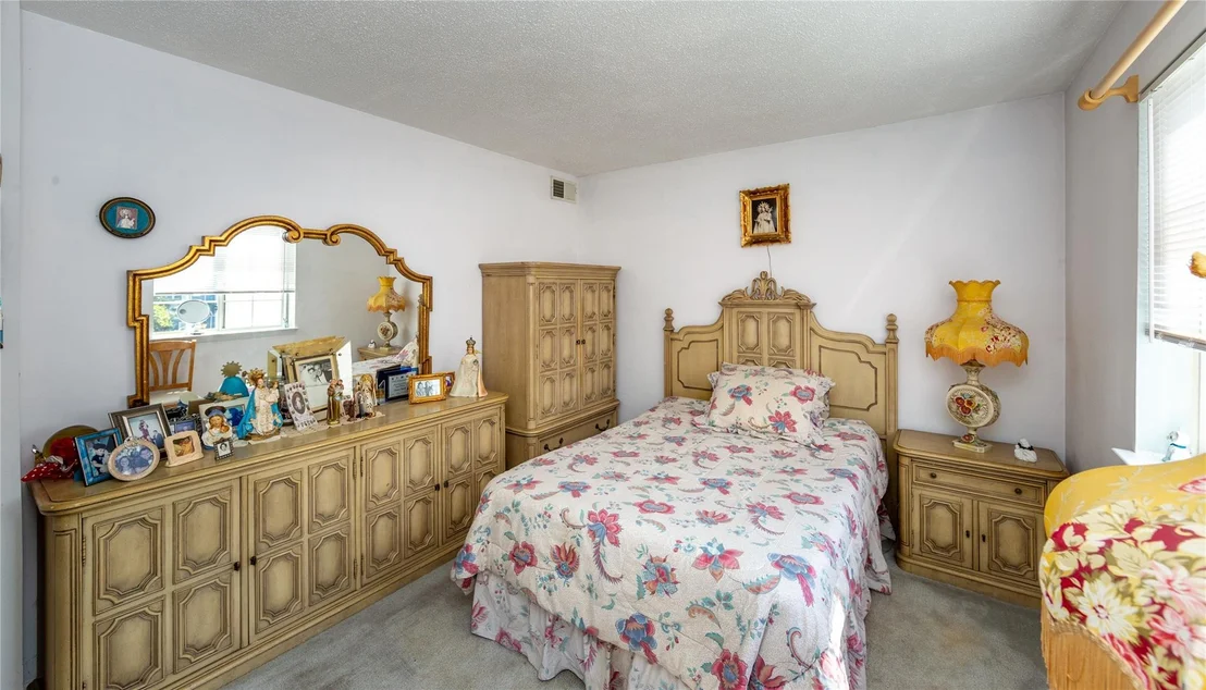 Photo of 1704 Windsor Lane