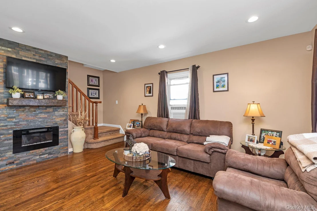 Photo of 36 Semton Boulevard