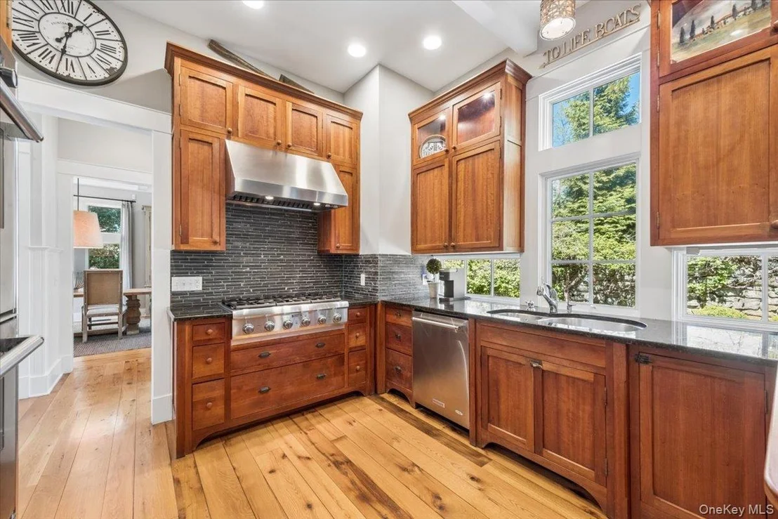 Photo of 1020 Constable Drive