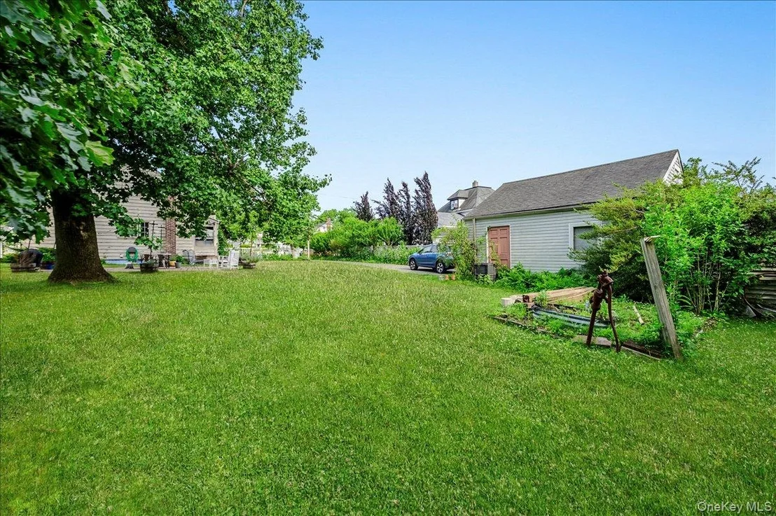 Photo of 49 Hempstead Avenue