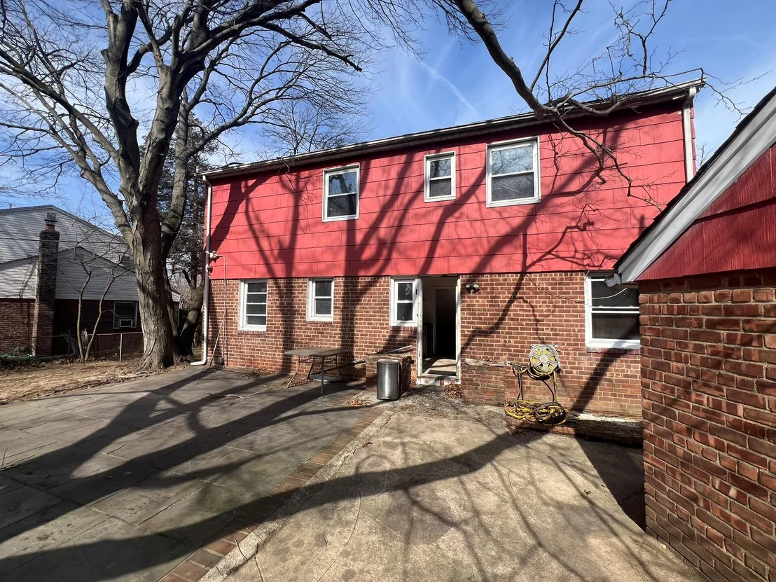 Photo of 827 Catalpa Drive