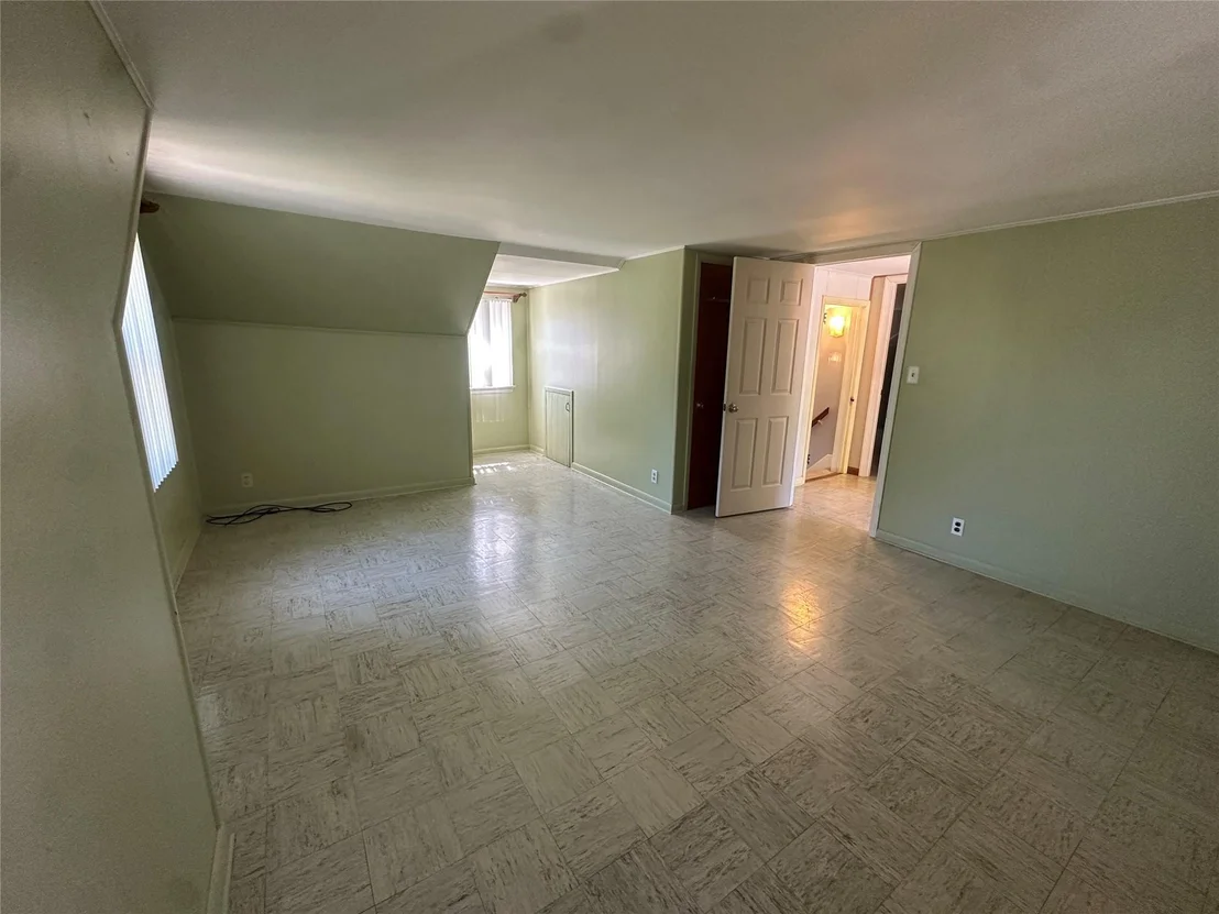 Photo of 8 Van Siclen Drive