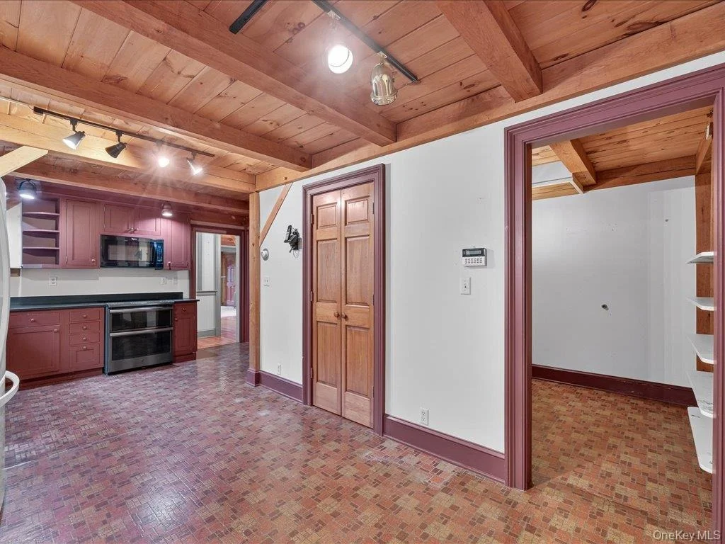 Photo of 121 Valley Farm Road