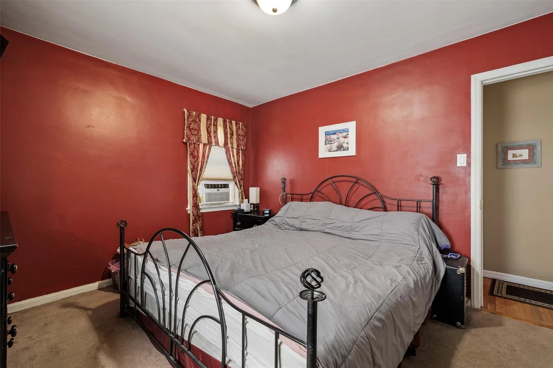 Photo of 2155 Maple Street