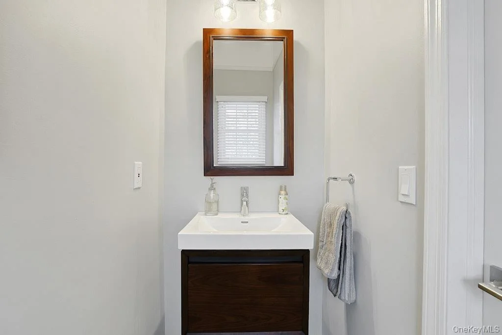 Photo of 1502 Regent Drive