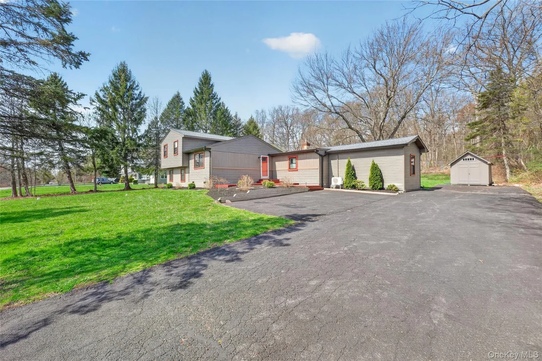 Photo of 457 Forest Road