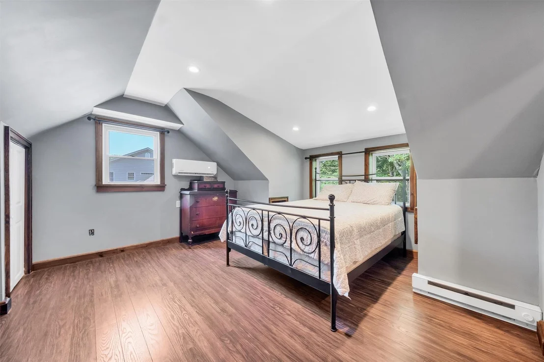 Photo of 14 Summit Avenue