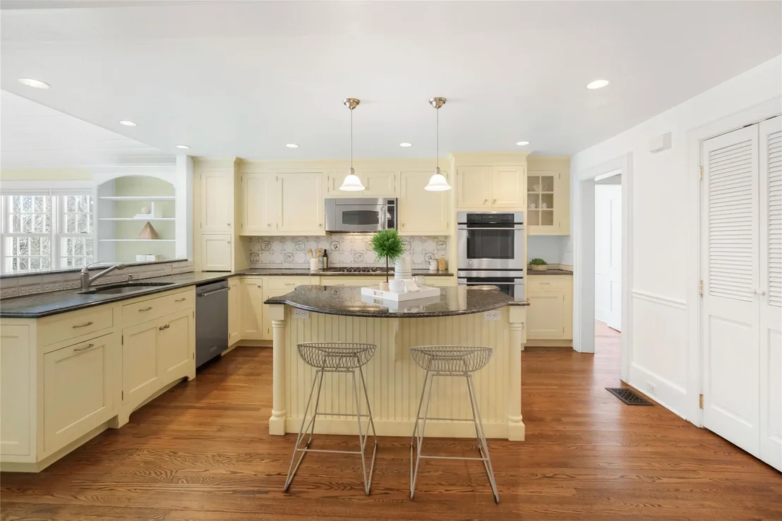 Photo of 10 Whippoorwill Road