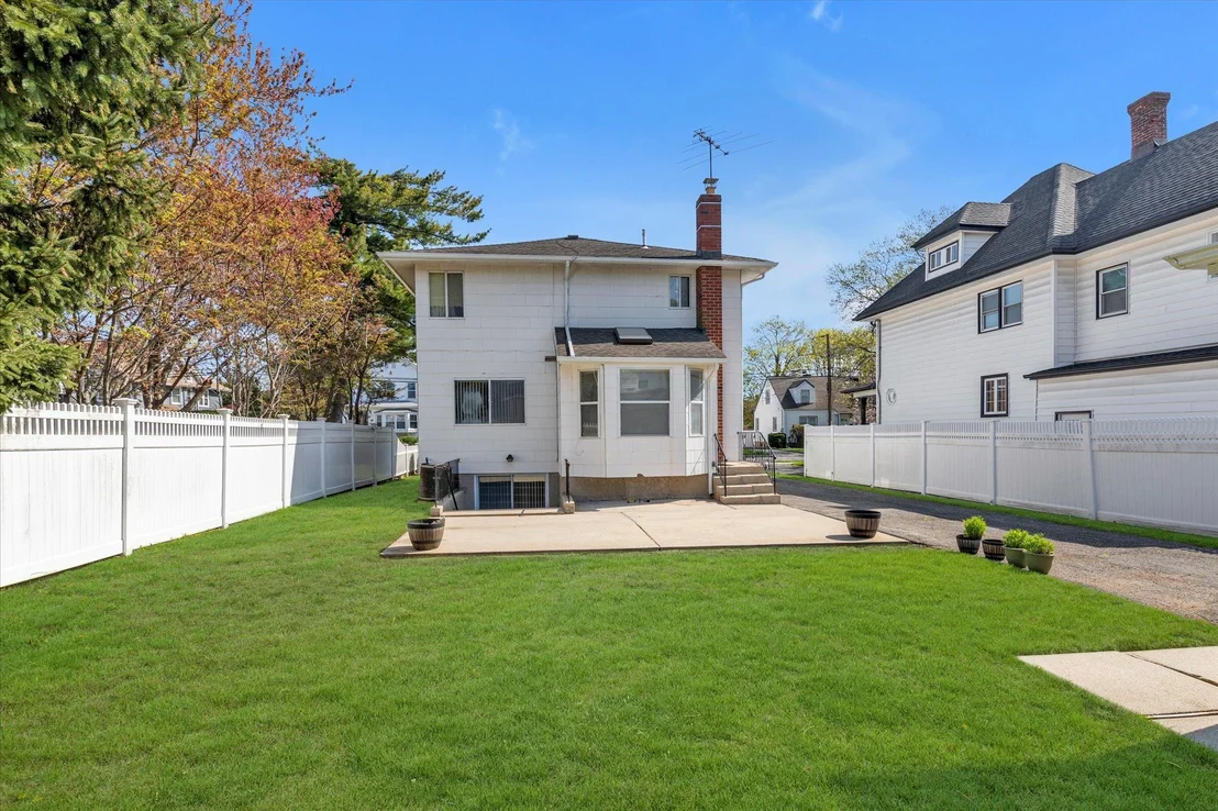 Photo of 7 Sunset Avenue