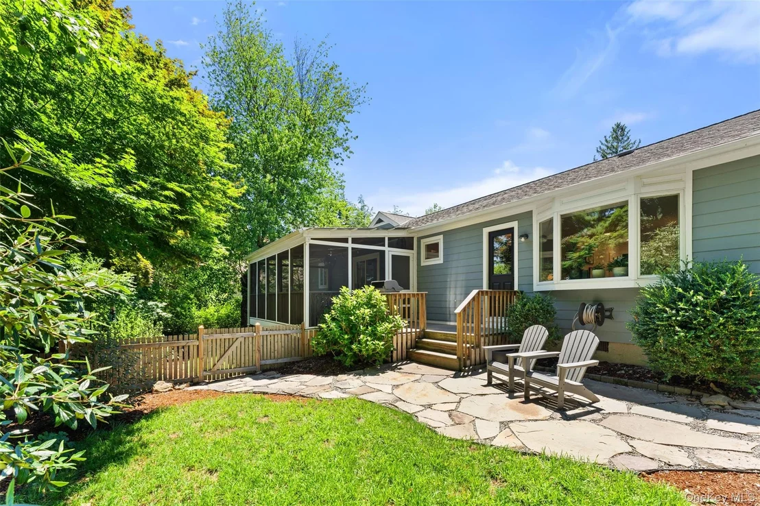 Photo of 170 Crest Drive