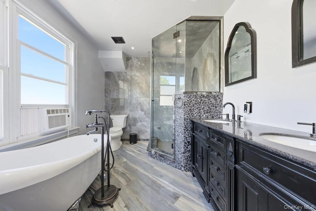 Photo of 172 Crescent Place