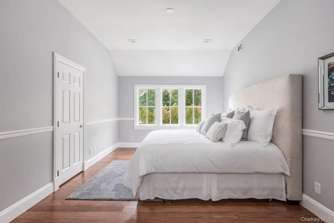 Photo of 2136 Deerfield Road