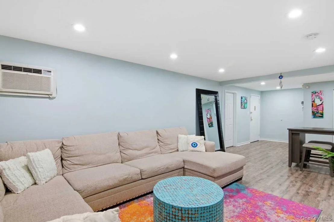 Photo of Unit 52 at 52 Brompton Road