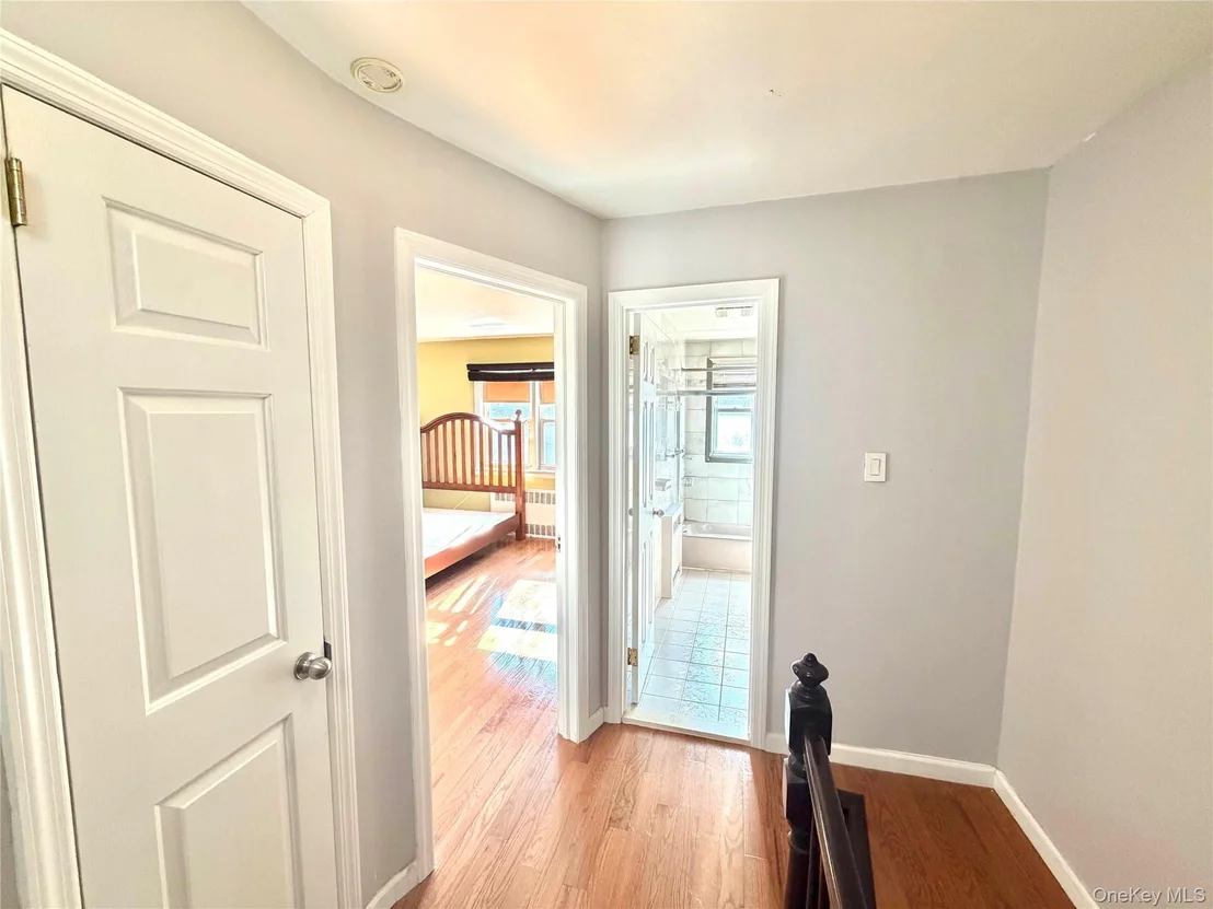 Photo of 15062 77th Avenue