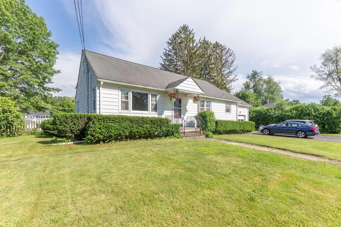 Photo of 1076 Decker Street
