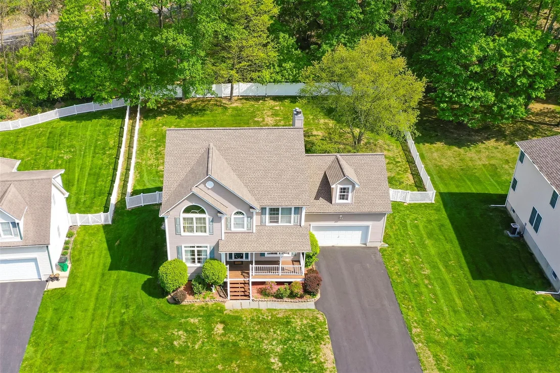 Photo of 7 Coachlight Drive