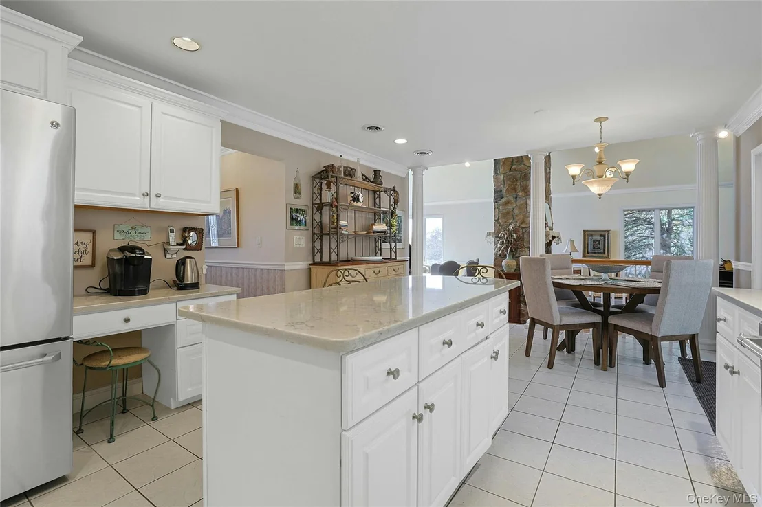 Photo of 235 S Boulevard