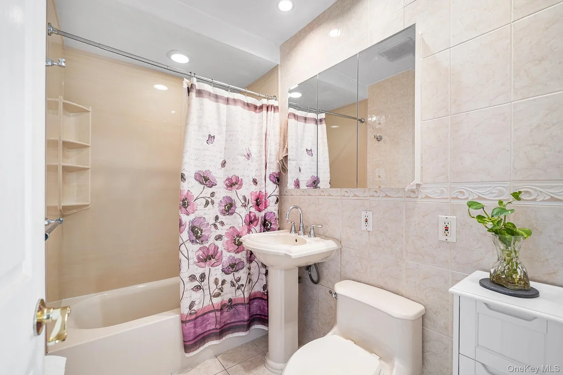Photo of 116 Red Maple Drive N