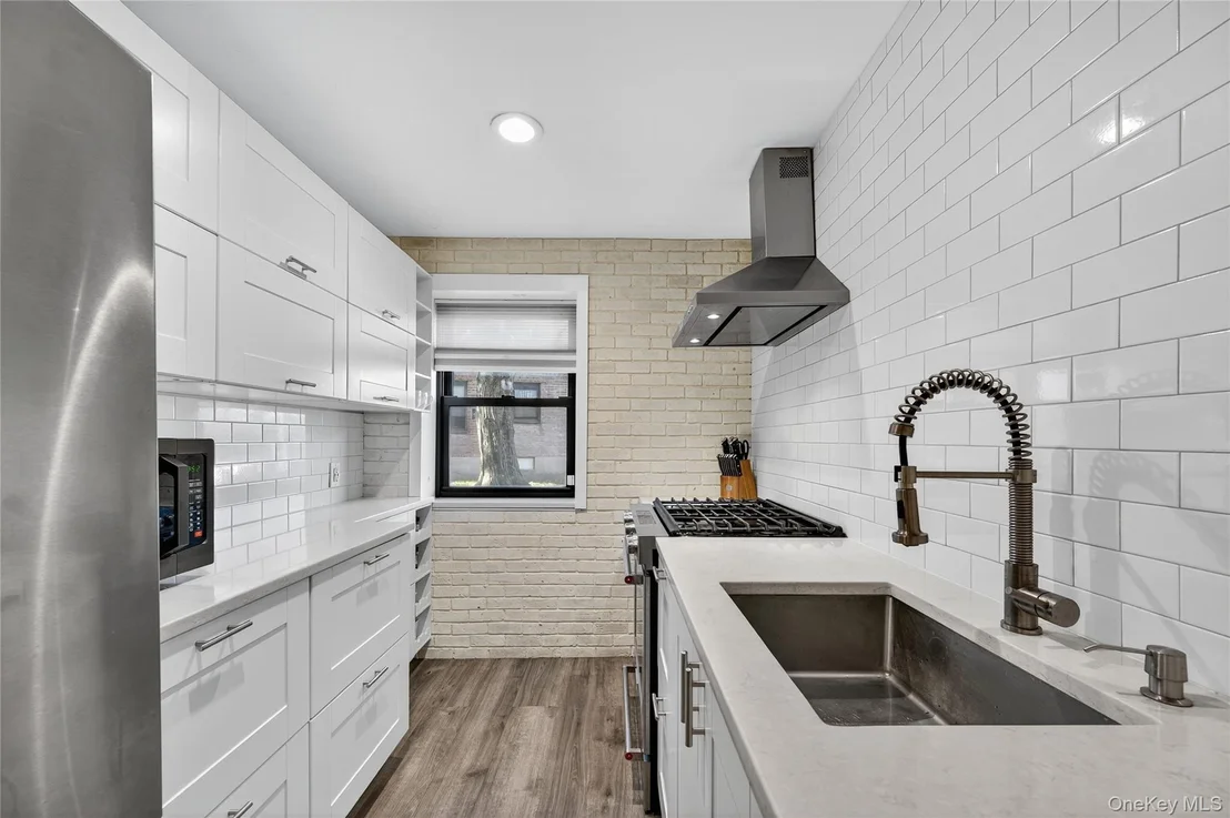 Photo of Unit 1B at 8 Terrace Circle