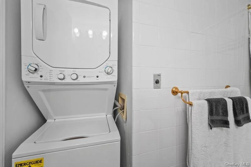 Photo of Unit 2H at 500 Pondside Drive