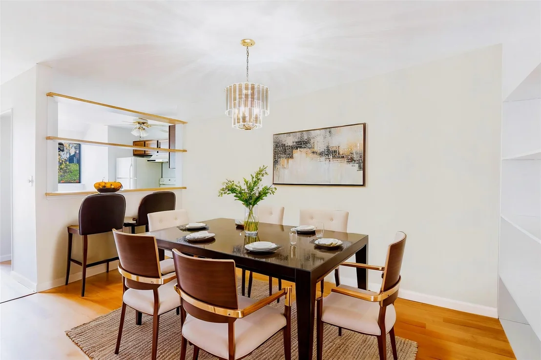 Photo of 52 Round Hill Road