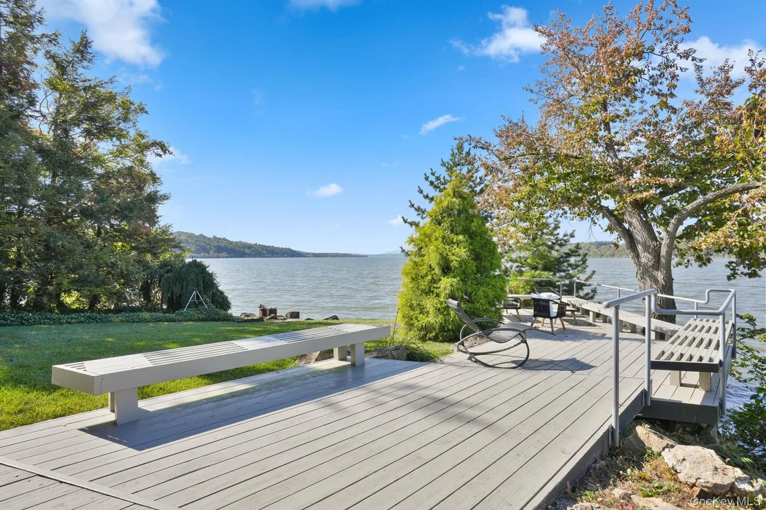 Photo of 18 River Road