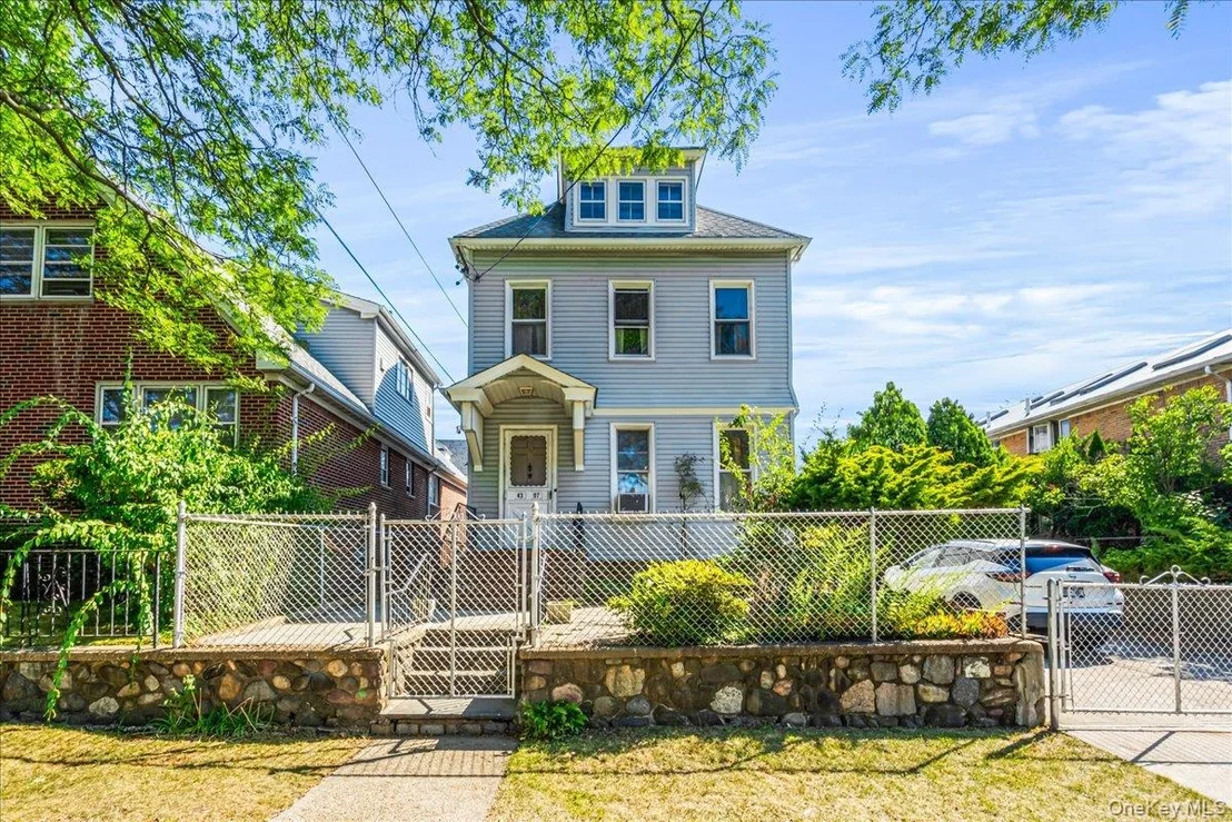 Photo of 4307 149th Street