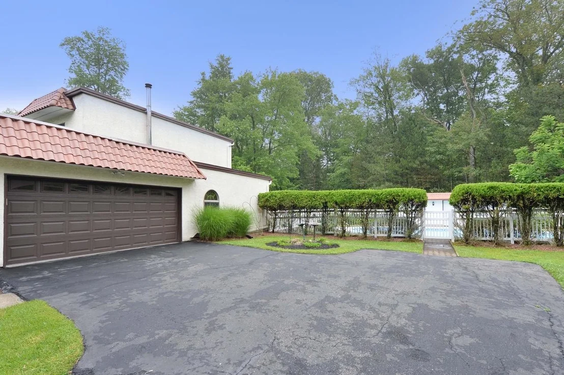 Photo of 5 Rubinstein Court