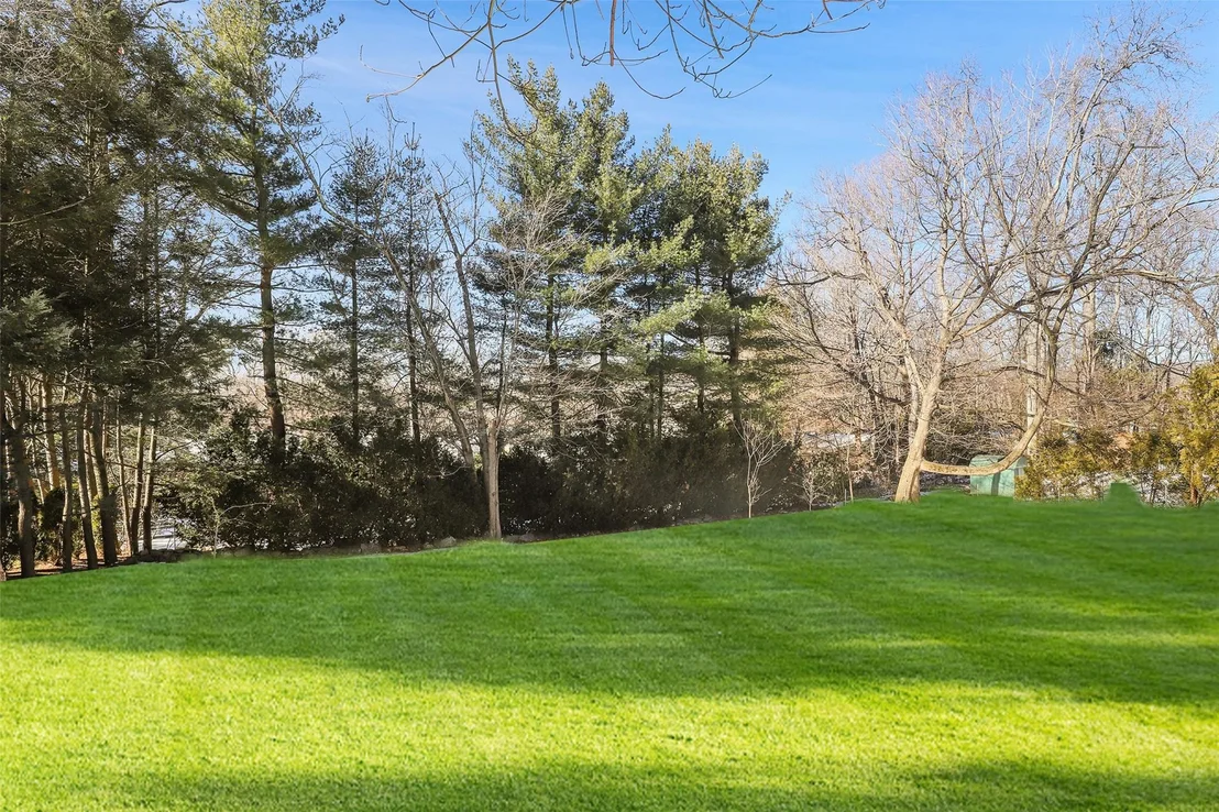 Photo of 5 Country Ridge Circle