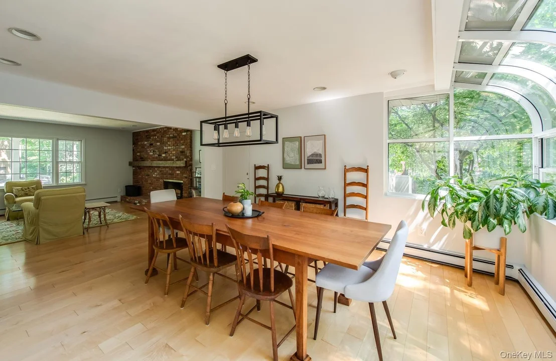 Photo of 44 Pleasant Ridge Drive