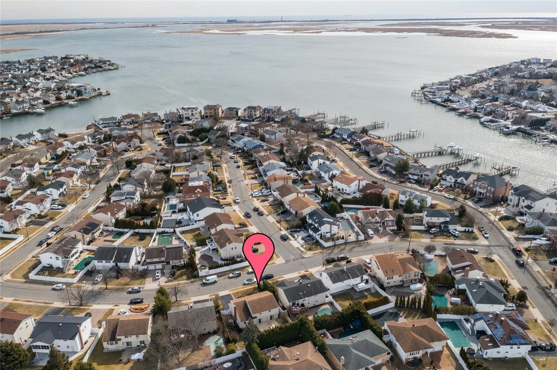 Photo of 2491 Malibu Road