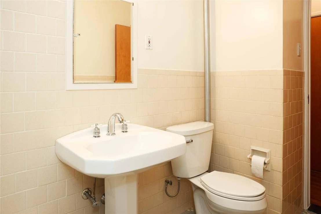Photo of Unit 1A at 808 Bronx River Road