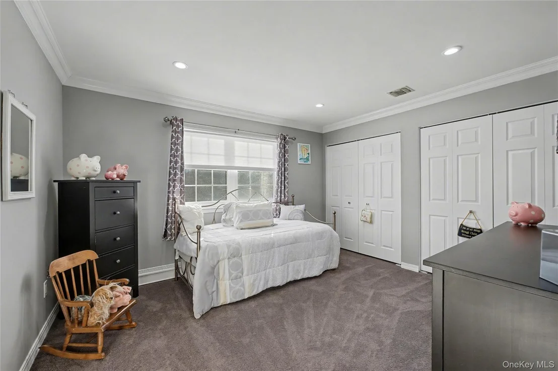 Photo of 8 Paddock Drive