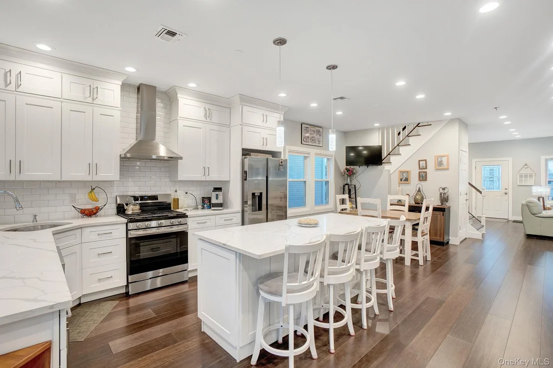 Photo of 124 Beach Avenue