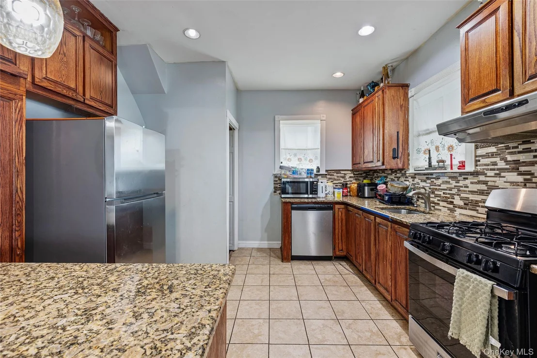 Photo of 64 Maple Avenue